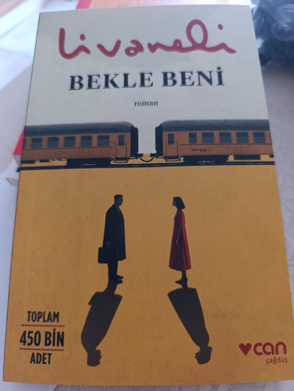 Can Yayınları Bekle Beni Zülfü Livaneli Ciltsiz Roman 192 Sayfa Aşk ve Direniş Hikâyesi