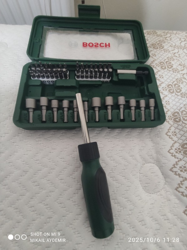 BOSCH 46 PARÇA CIRCIRLI TORNAVİDA BITS UÇ LOKMA VİDALAMA  SETİ.