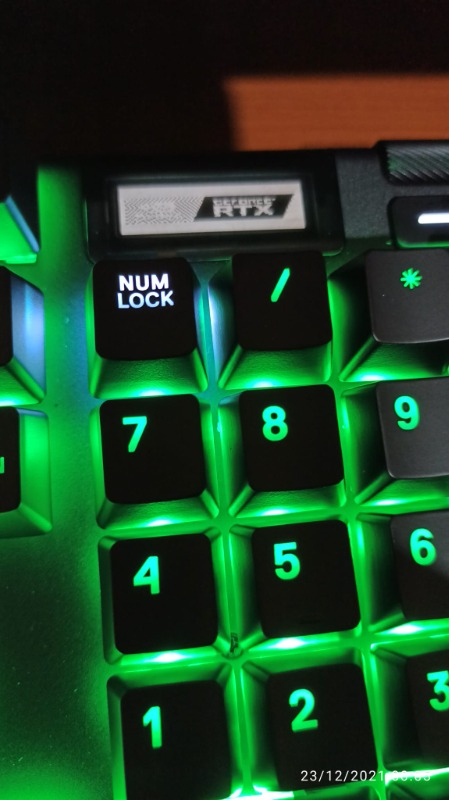 SteelSeries Apex 5 Hibrit Mekanik Gaming Klavye