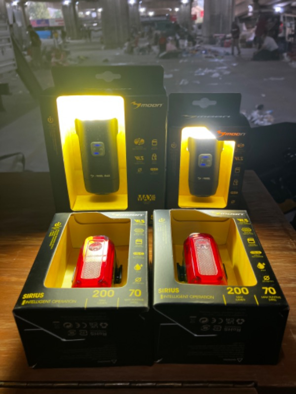 Moon Rigel 700LM USB Şarjlı Bisiklet Ön Far Aydınlatma