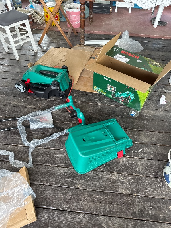 Bosch ARM 34 Elektrikli Çim Biçme Makinesi