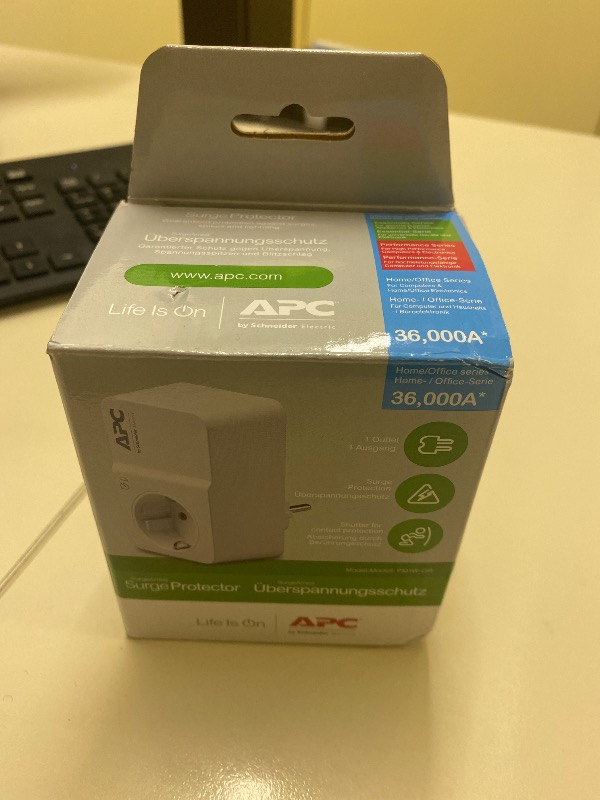 Schneider Electric APC Tekli Akım Korumalı Priz  230V PM1W-GR (Beyaz)