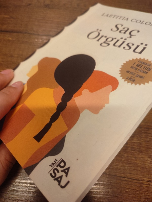 Yan Pasaj Saç Örgüsü - Laetitia Colombani Ciltsiz Kitap 188 Sayfa 2020 Yayınevi Pasaj