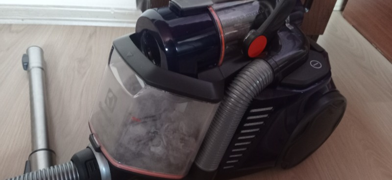 Electrolux EUFC81DB Ultra Flex 650 W Toz Torbasız Elektrikli Süpürge