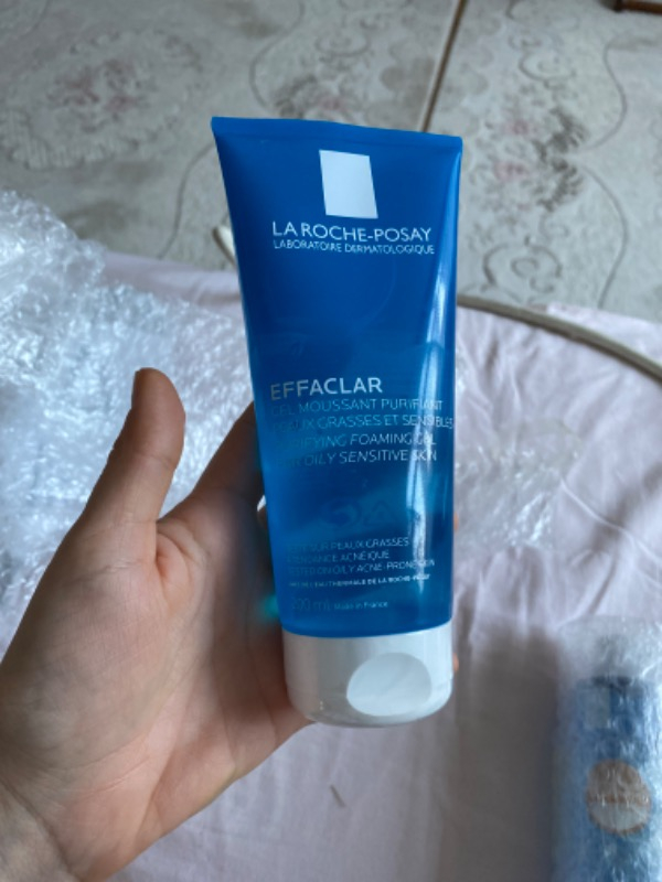 La Roche-Posay Effaclar Yüz Temizleme Jeli Yağlı/Akneye Eğilim Gösteren Ciltler Siyah Nokta Karşıtı 200ml