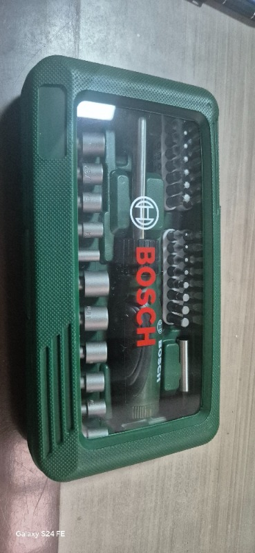 BOSCH 46 PARÇA CIRCIRLI TORNAVİDA BITS UÇ LOKMA VİDALAMA  SETİ.