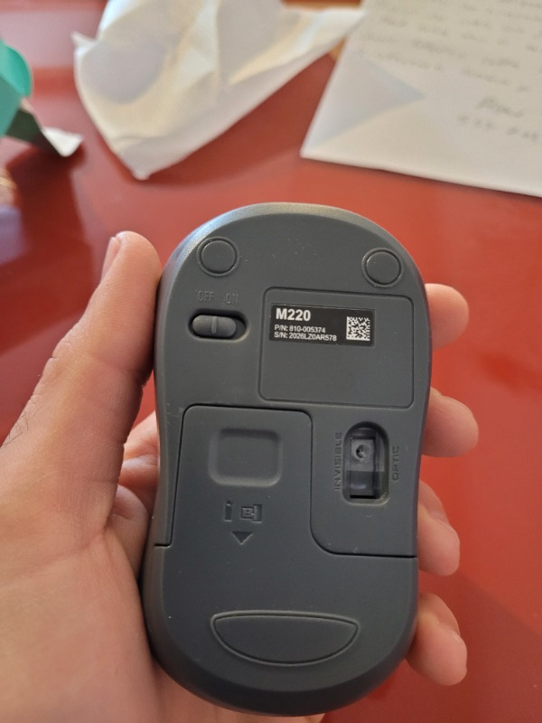 Logitech M220 Sessiz Kompakt Kablosuz Mouse - Siyah