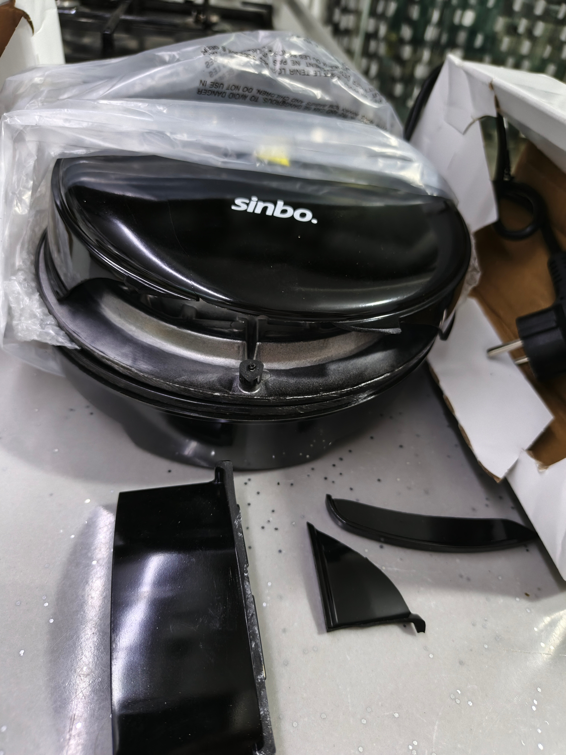 Sinbo Belçika Waffle Makinesi SSM-2589 5-5,9 lt Kapasite ile Çıkarılabilir Hazne ve Kolay Temizlik