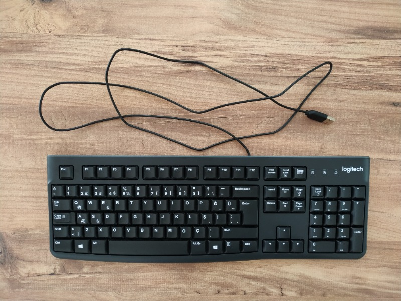Logitech K120 Kablolu Klavye (Q Tuş Dizimi)-Siyah