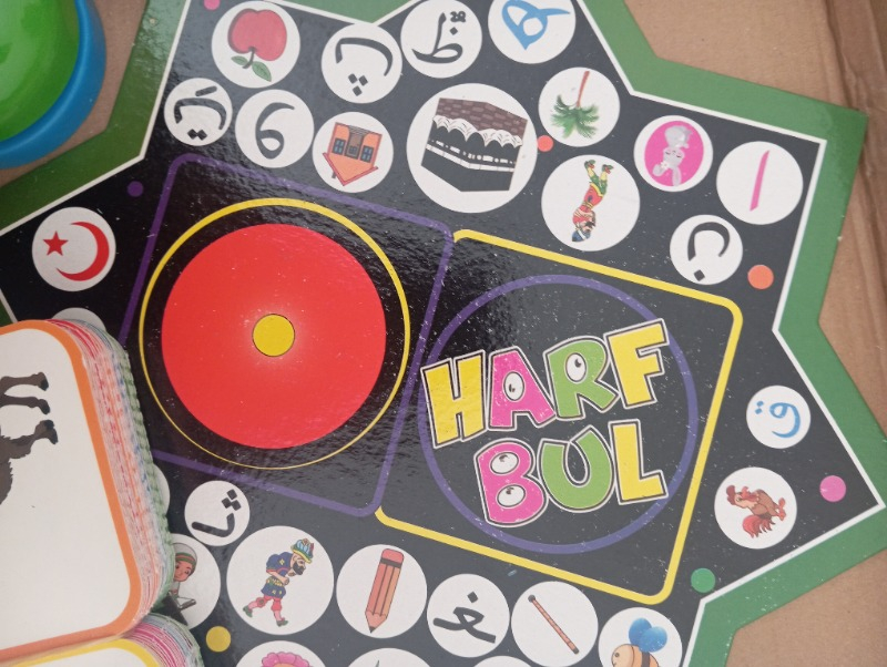 HobiDünyasıElif Hobi Eğitim Dünyası Harf Bul Eğitici Kutu Oyunu Arapça Harf Öğrenme Temalı