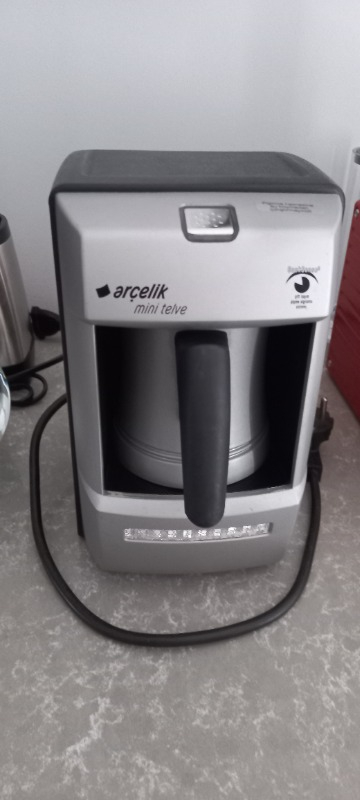 Arçelik K-3300 Kırmızı Mini Telve Türk Kahve Makinesi