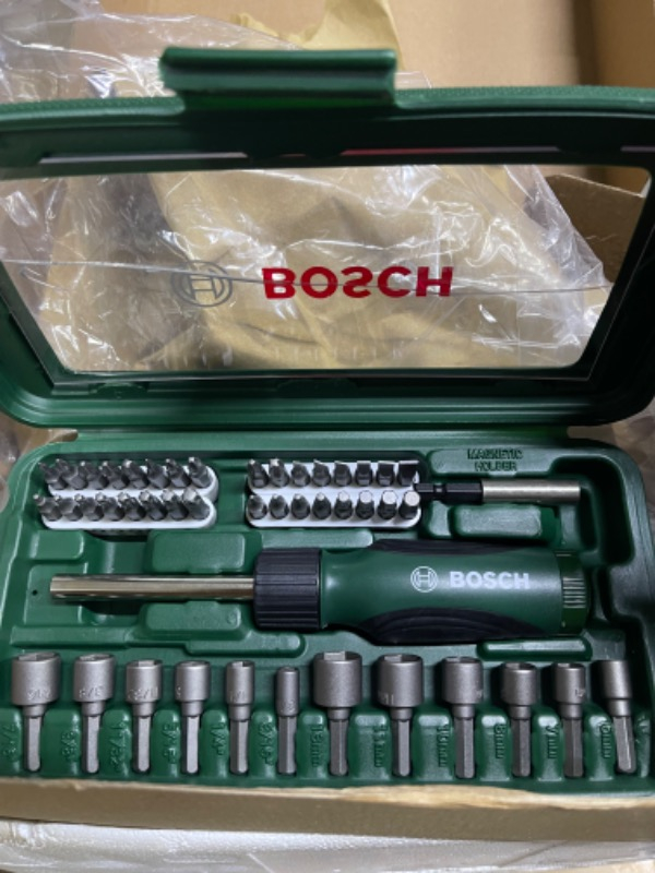 BOSCH 46 PARÇA CIRCIRLI TORNAVİDA BITS UÇ LOKMA VİDALAMA  SETİ.