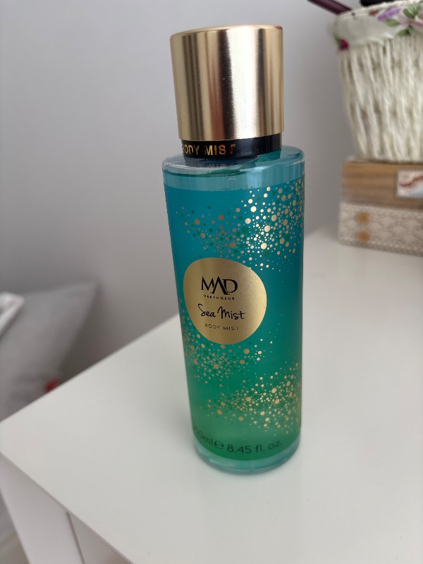 Mad Parfüm 250 ml Mad Sea Mist Vücut Spreyi Bergamot ve Çiçeksi Koku ile Genç Kadınlar İçin