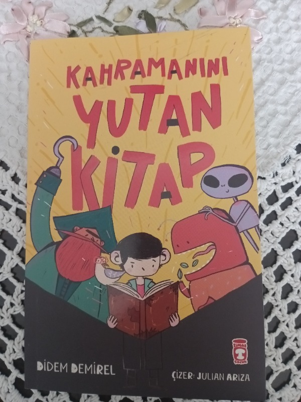 Kahramanını Yutan Kitap - Didem Demirel