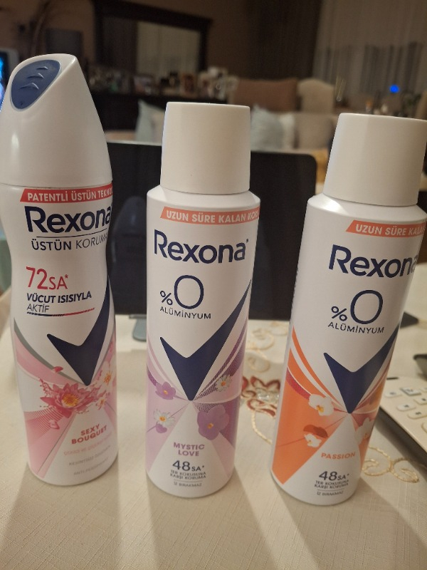 Rexona Kadın Sprey Deodorant Sexy Bouquet 72 Saat Kesintisiz Üstün Koruma 150 ml