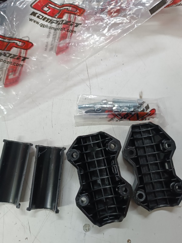 GP Kompozit Universal 8 CM Motor Koruma Demiri Plastiği Siyah