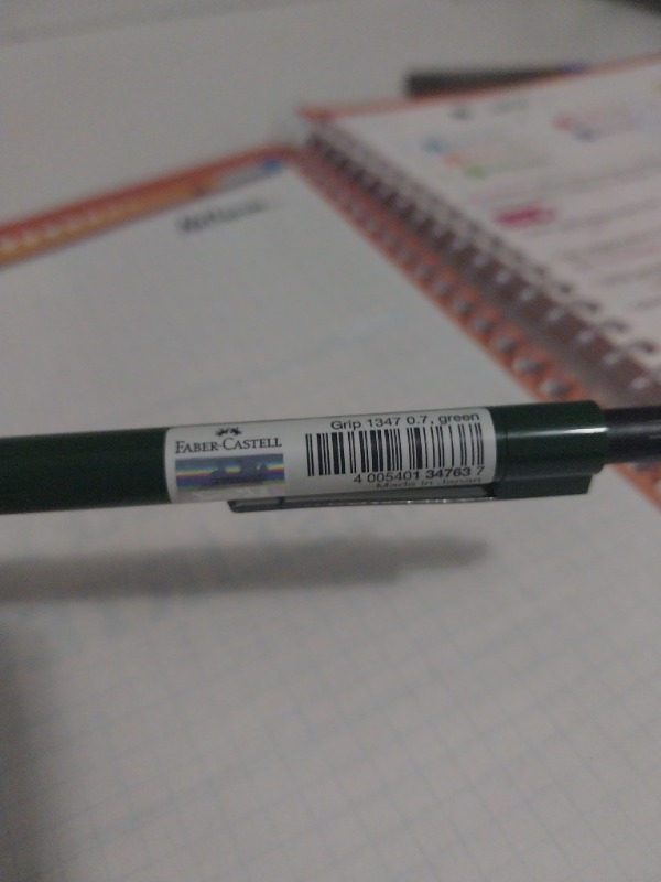 Faber-Castell Grip 1345/47 Versatil Kalem, 0.7 mm, Koyu Yeşil, Ergonomik Tutuş, Yaylı Uç, Uzun Silgi