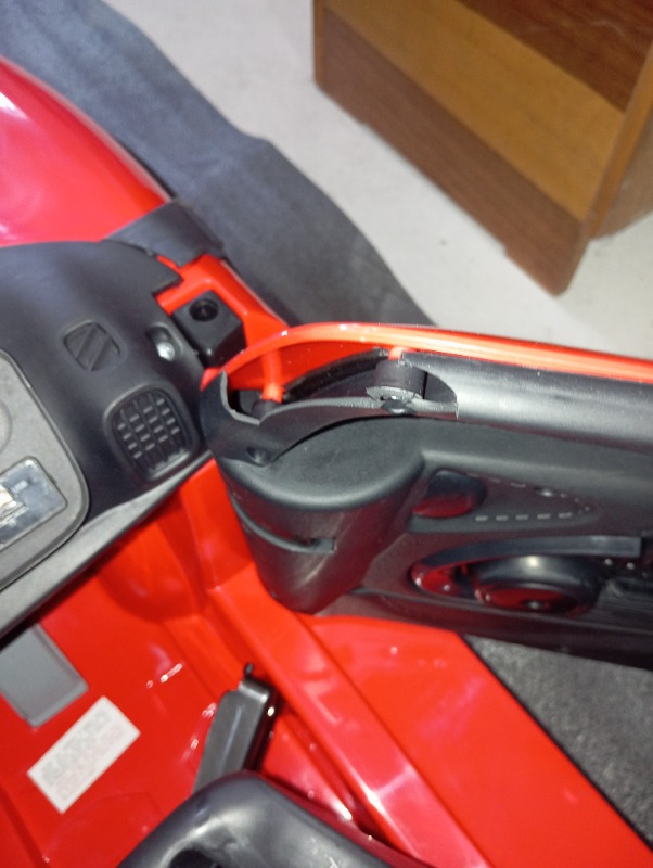 Dolu Ride-On 12V Kumandalı Akülü Araba 8191