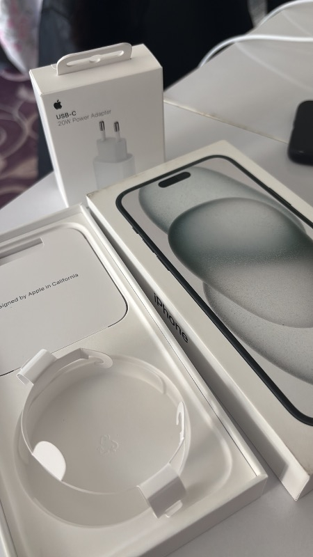 iPhone 15 Plus 128 GB Siyah