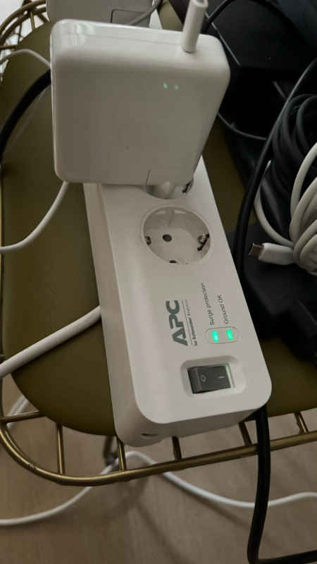 Schneider Electric APC 5'li Akım Korumalı Priz PM5-GR