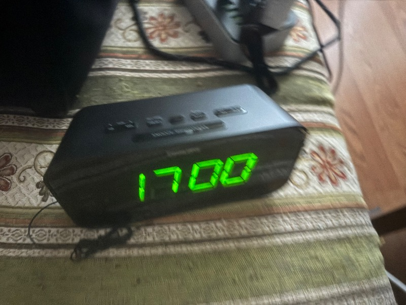Phılıps Çalar Saat, Radyolu ve Başucu Ekranlı  Çift Alarmlı Dijital Radyo, Uyku Zamanlayıcısı ve Erteleme Işlevi, Yedek Pille Taşınabilir, Büyük Ekranlı Siyah, Yeni Versiyon