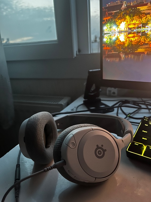 Steelseries Arctis Nova 1 Multi-System Oyun Kulaklığı - Beyaz