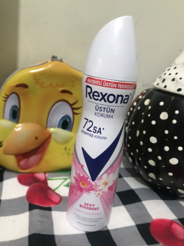 Rexona Kadın Sprey Deodorant Sexy Bouquet 72 Saat Kesintisiz Üstün Koruma 150 ml