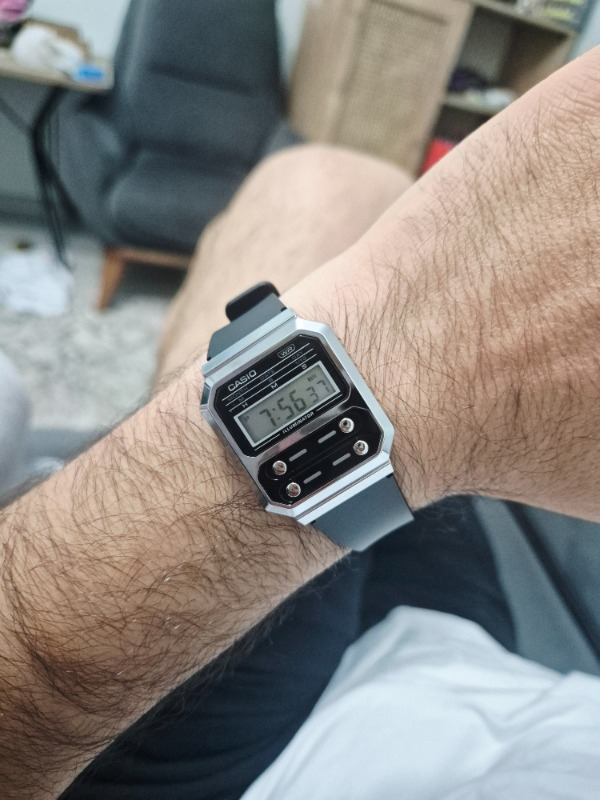 Casio A100WEF-1ADF Erkek Kol Saati