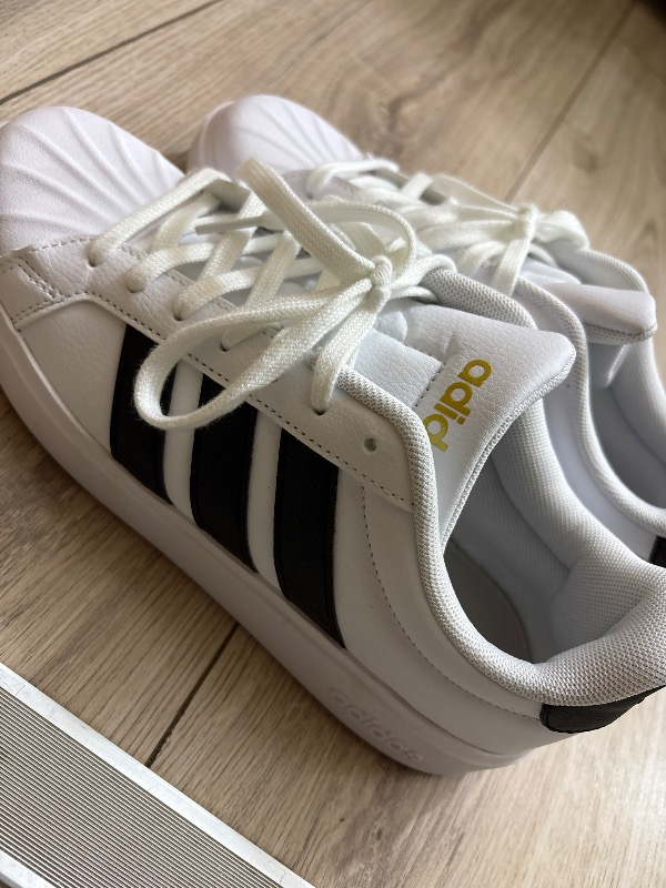 Adidas Sportswear JP8282 Streettalk