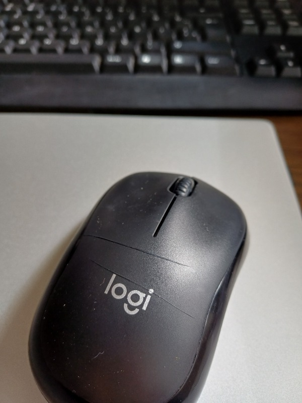 Logitech M220 Sessiz Kompakt Kablosuz Mouse - Siyah
