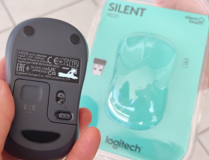 Logitech M220 Sessiz Kompakt Kablosuz Mouse - Siyah