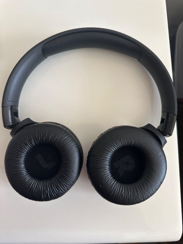 Jbl Tune 520BT Siyah Kulak Üstü Bluetooth Kulaklık Aktif Gürültü Önleme Özelliği ile