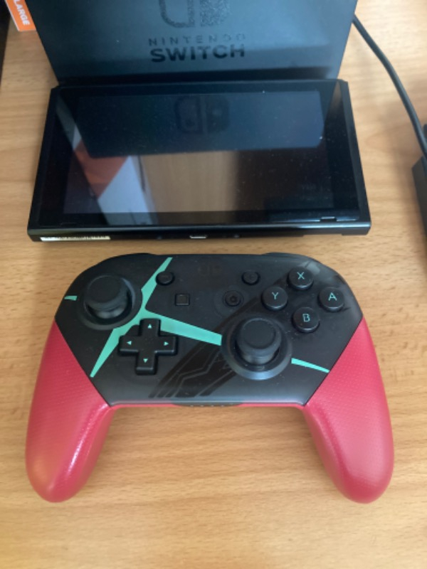 Nintendo Switch Pro Controller Xenoblade Chronicles 2 Edition