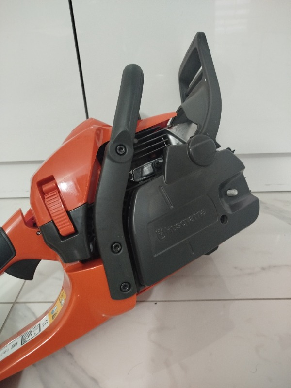 Husqvarna 445 Motorlu Ağaç Kesme Testeresi 2.8 Hp