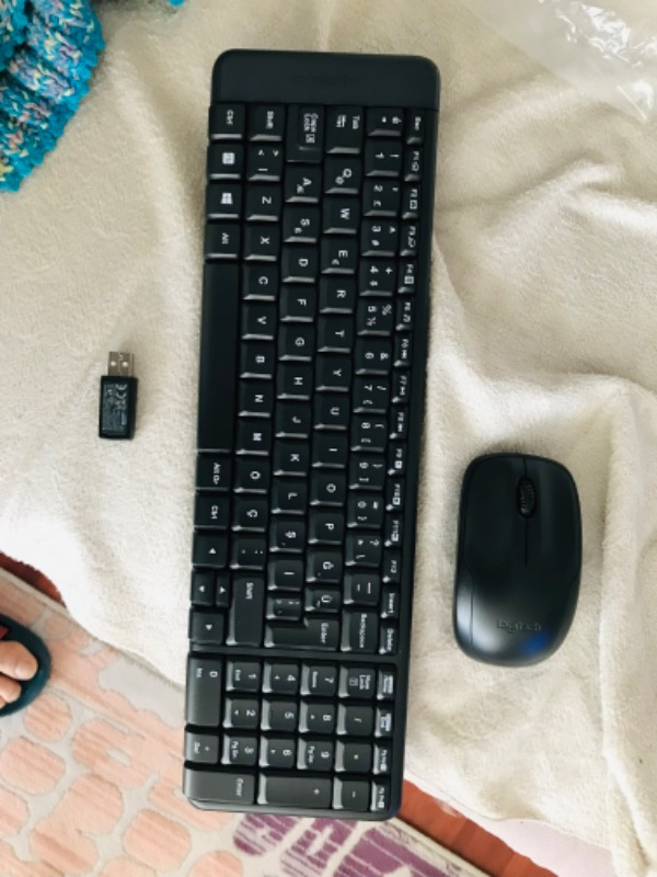 Logitech MK220 Kablosuz Türkçe Klavye Mouse Seti - Siyah