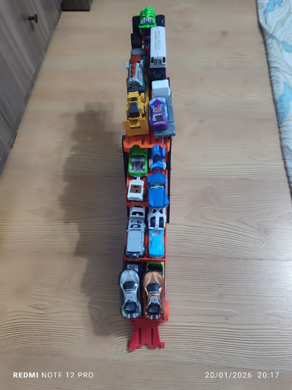Hot Wheels Mega Tır Kırmızı GHR48