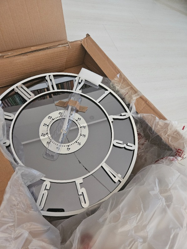 Elazer Tasarım Gerçek Ayna Duvar Saati 40 cm Yuvarlak Modern Tasarım Gümüş Renkli Şık ve Sessiz Mekanizma