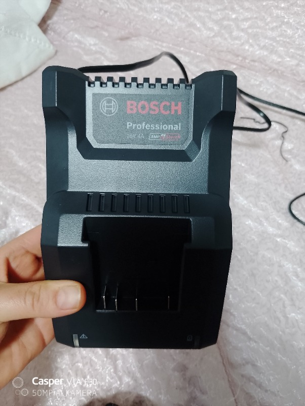 Bosch  Professional GAL 18V-40 18 Volt Şarj Cihazı