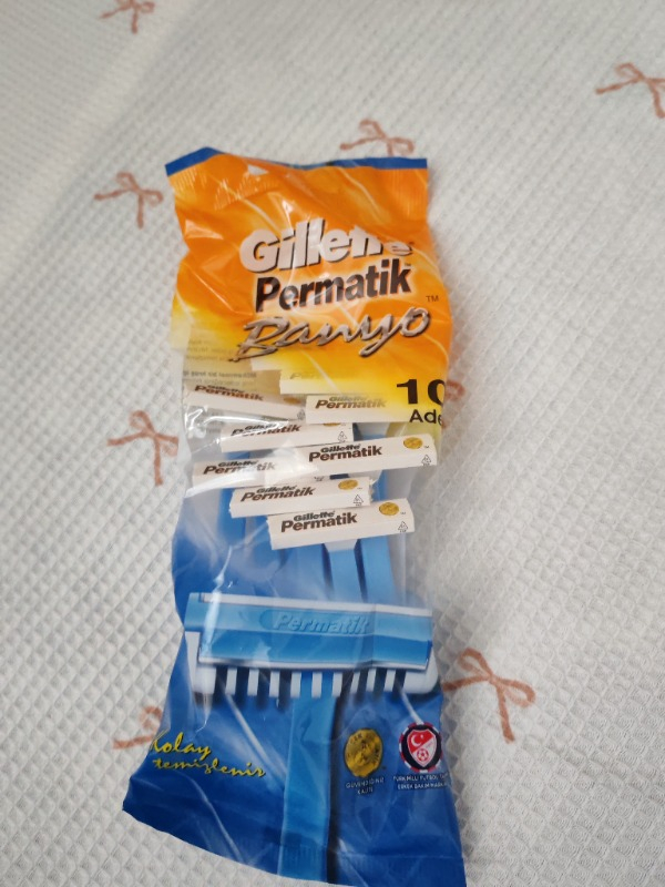 Gillette Permatik 10 Adet Banyo Kullan At Tıraş Bıçağı Ergonomik Tasarımlı Hassas Cilt Dostu