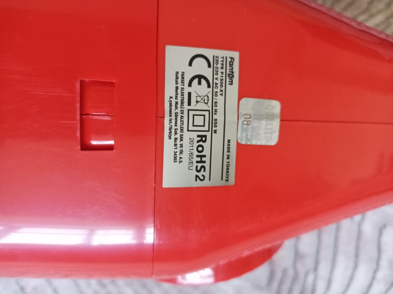 Fantom Hamarat P-1500 Toz Torbasız Elektrikli Süpürge Kırmızı 