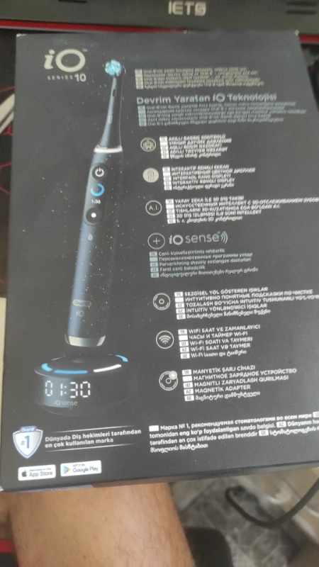 Oral-B iO 10 Şarjlı Diş Fırçası - Kozmik Siyah
