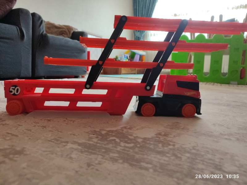 Hot Wheels Mega Tır Kırmızı GHR48