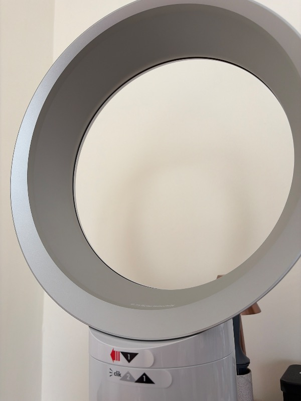 Dyson Cool™ CF1 Kule Tipi Fan 30 W Enerji Tasarruflu Beyaz/Gümüş Renkli Güçlü Serinletme