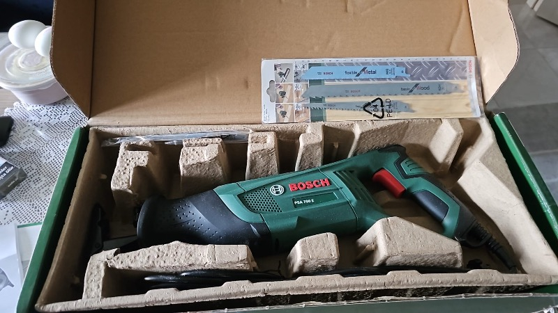 Bosch PSA 700 E Tilki Kuyruğu 710 Watt + 3 Bıçak
