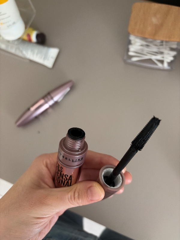 Maybelline New York Lash Sensational Siyah Maskara Hacim Verici Kıvırma ve Uzatma Etkili