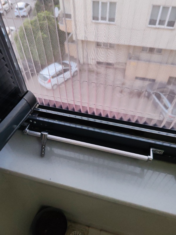 Cam Balkon Stoperi