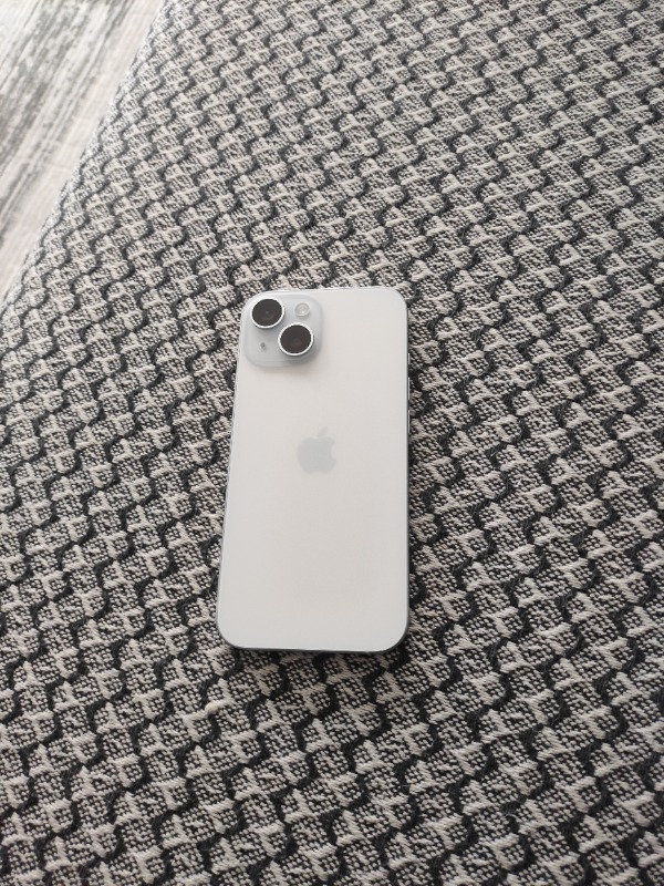 iPhone 15 256 GB Mavi