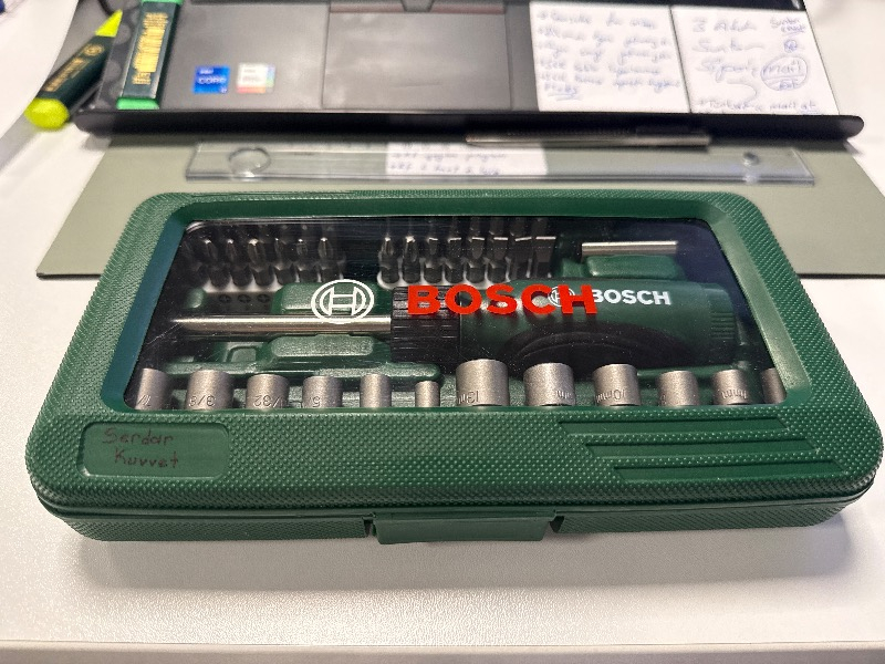 BOSCH 46 PARÇA CIRCIRLI TORNAVİDA BITS UÇ LOKMA VİDALAMA  SETİ.