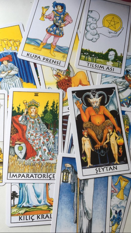 Tarot Destesi ve Kitabı (Ahşap Kutulu) - Hilal Altundal