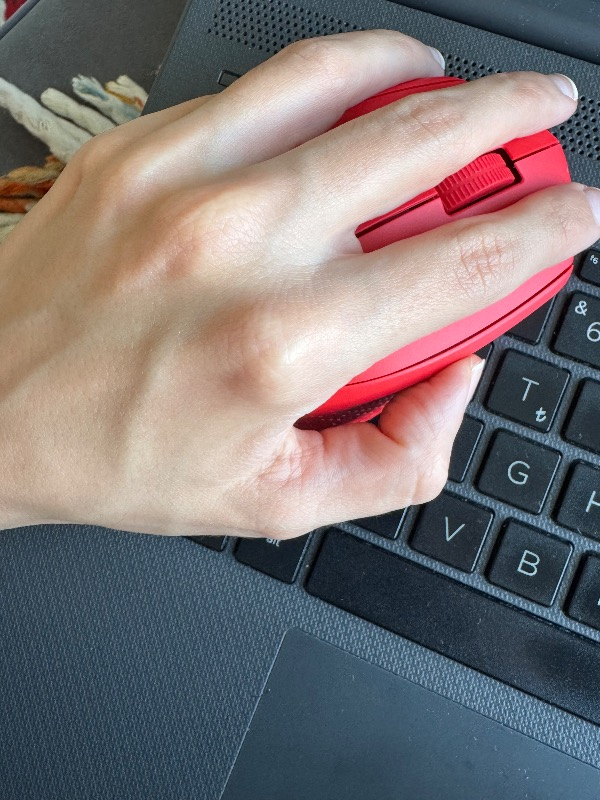 Logitech M330 Sessiz Kablosuz Optik Mouse - Kırmızı